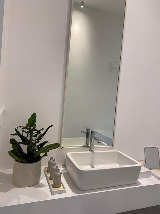 Saffron Robes Living Hotel Хикадува Екстериор снимка