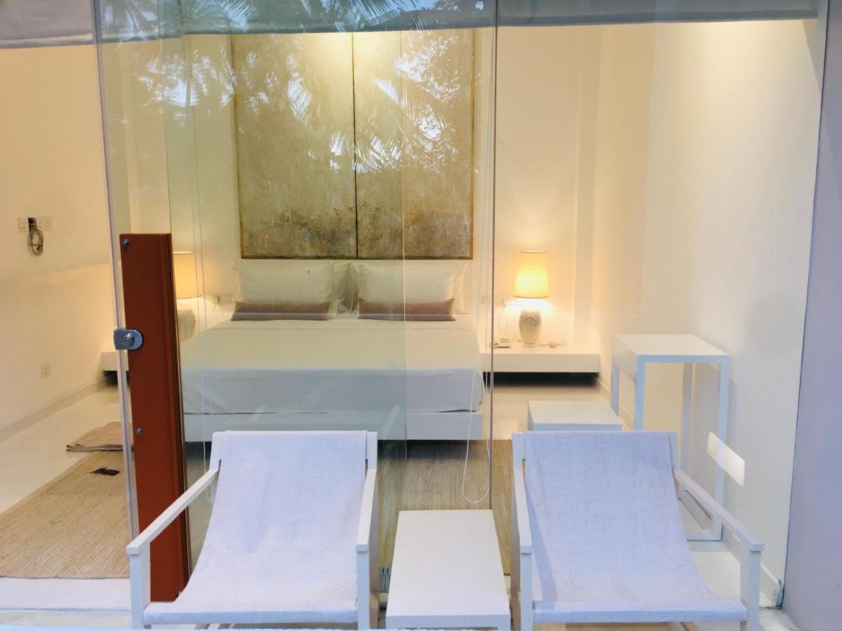 Saffron Robes Living Hotel Хикадува Екстериор снимка