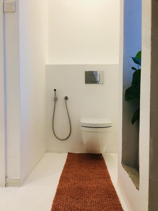 Saffron Robes Living Hotel Хикадува Екстериор снимка