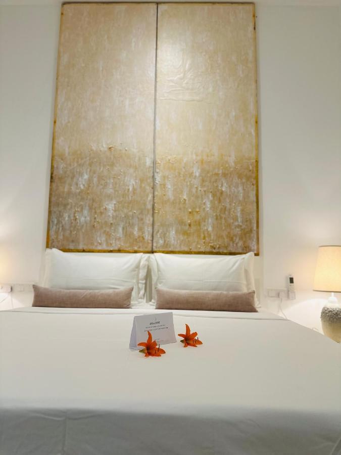 Saffron Robes Living Hotel Хикадува Екстериор снимка